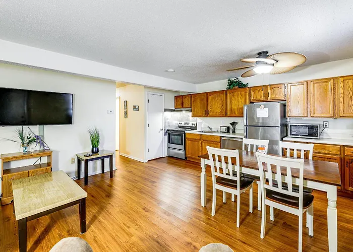 Walk To Ocean Beach! Cozy Couples Retreat *