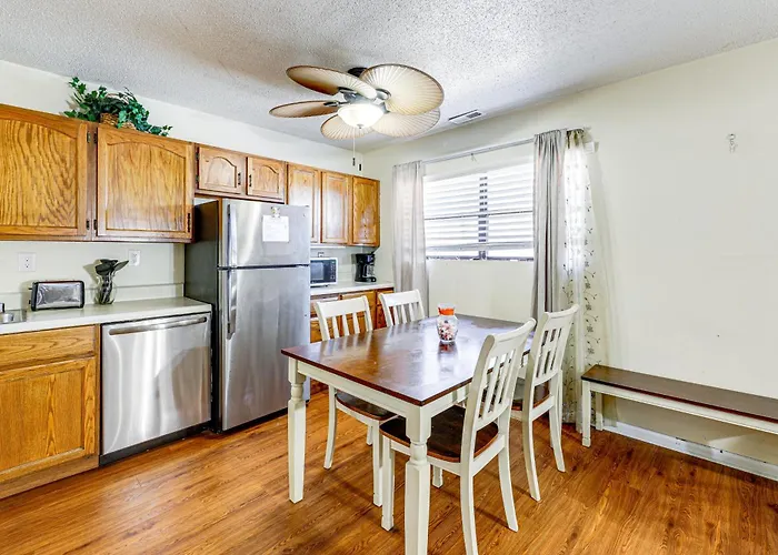 Walk To Ocean Beach! Cozy Couples Retreat Holiday home Ocean City
