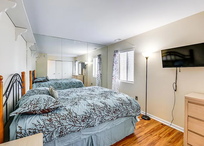 Walk To Ocean Beach! Cozy Couples Retreat Holiday home Ocean City