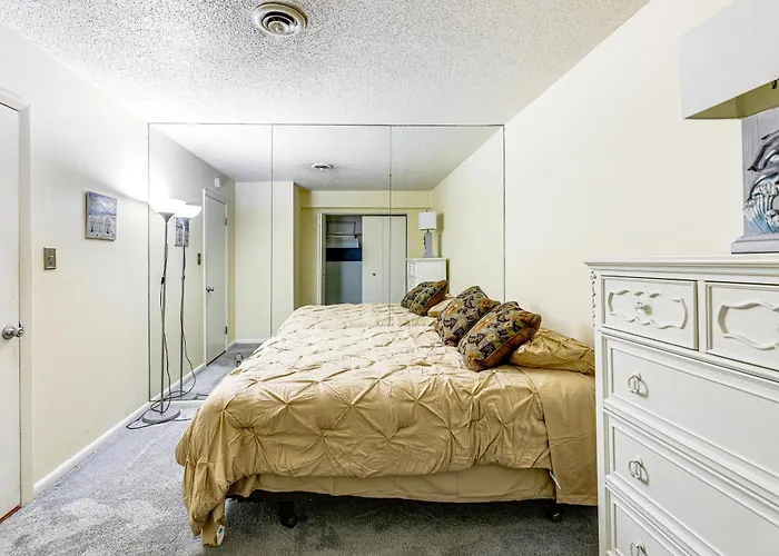 Holiday home Walk To Ocean Beach! Cozy Couples Retreat